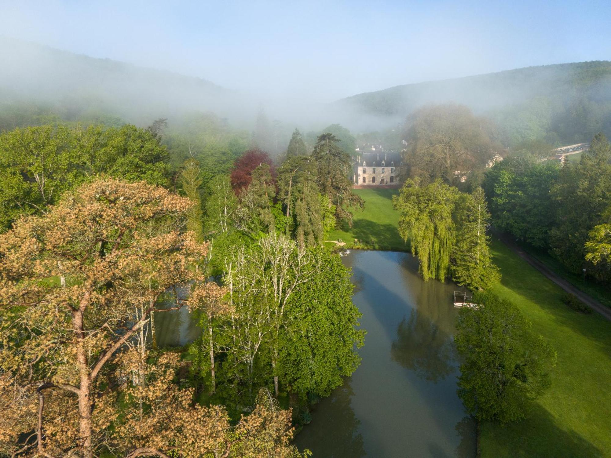 Готель Abbaye De La Bussiere Екстер'єр фото
