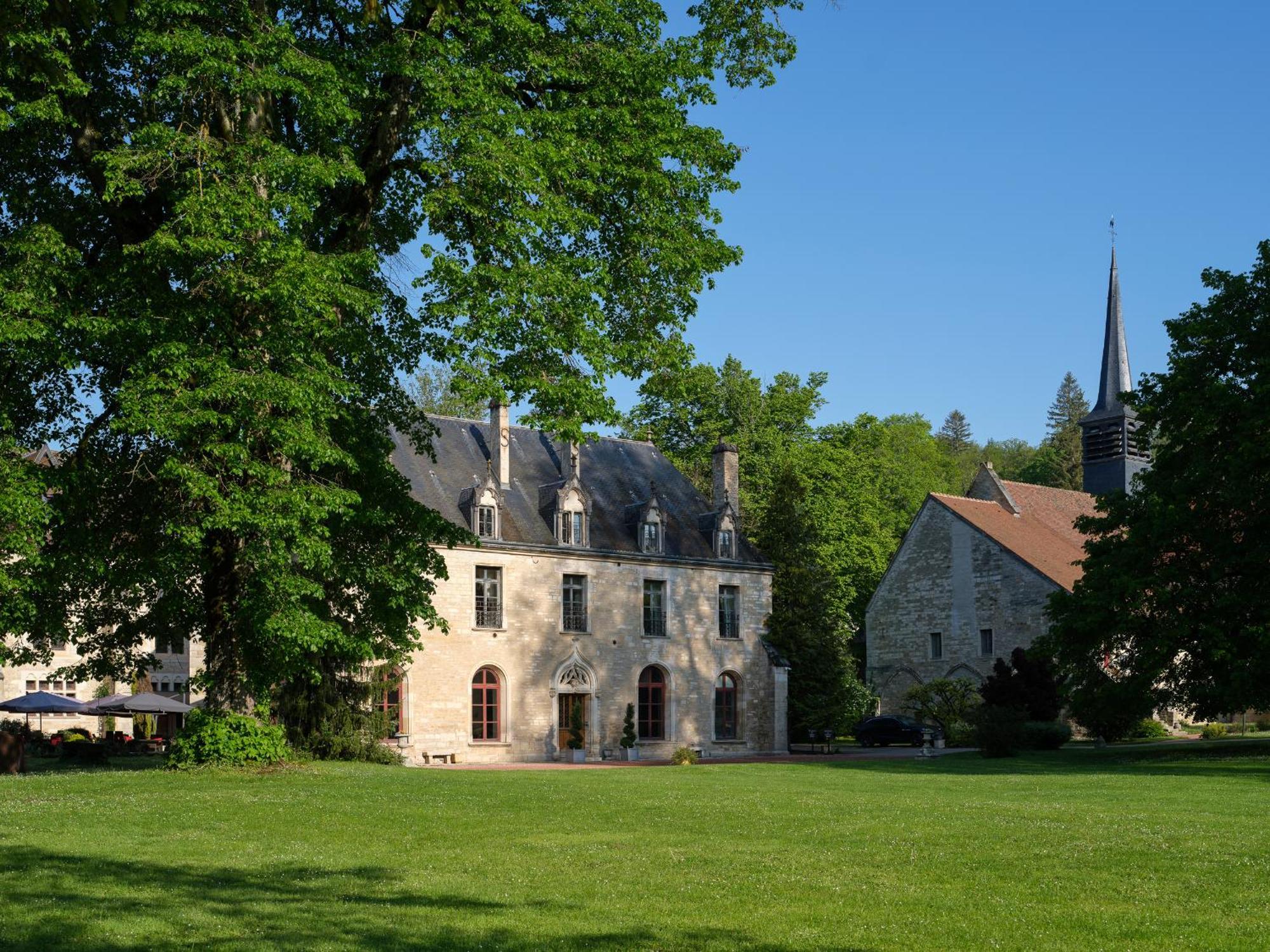 Готель Abbaye De La Bussiere Екстер'єр фото