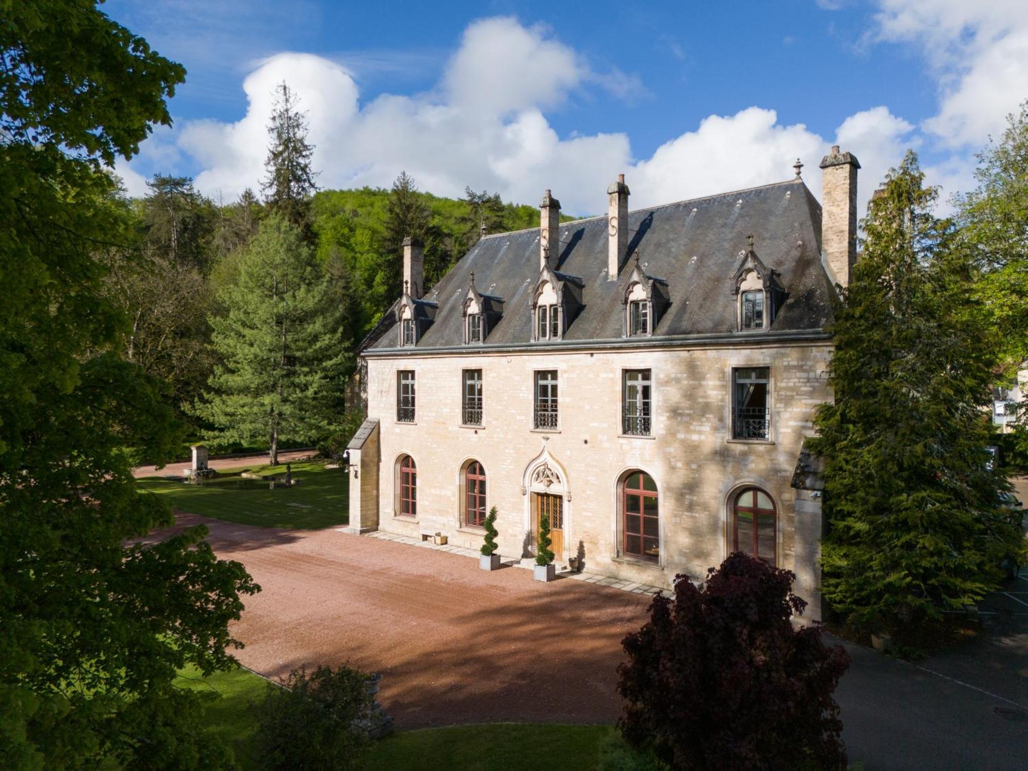 Готель Abbaye De La Bussiere Екстер'єр фото